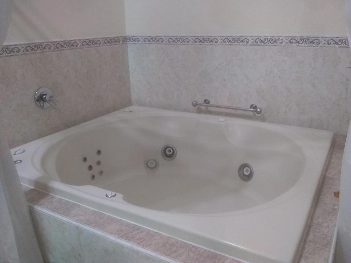 Hotel Casona Misiones Керетаро Экстерьер фото