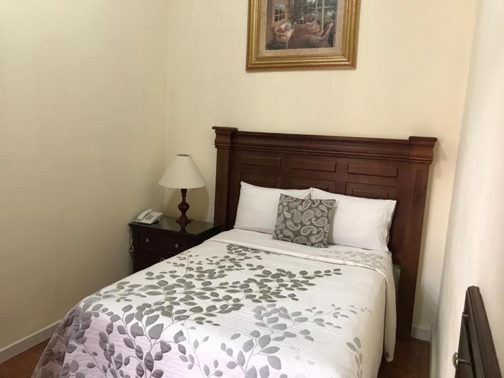 Hotel Casona Misiones Керетаро Экстерьер фото