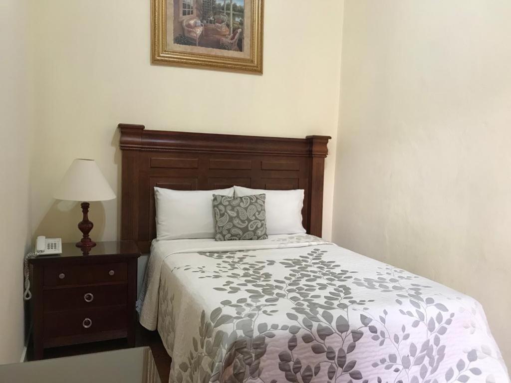 Hotel Casona Misiones Керетаро Экстерьер фото