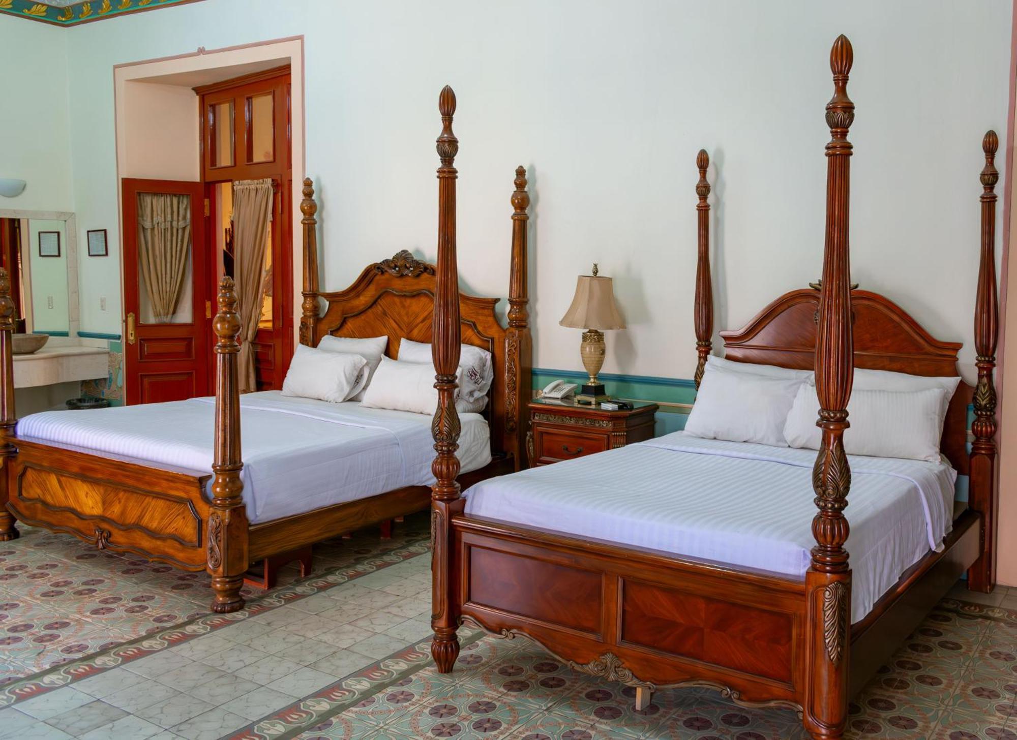 Hotel Casona Misiones Керетаро Экстерьер фото
