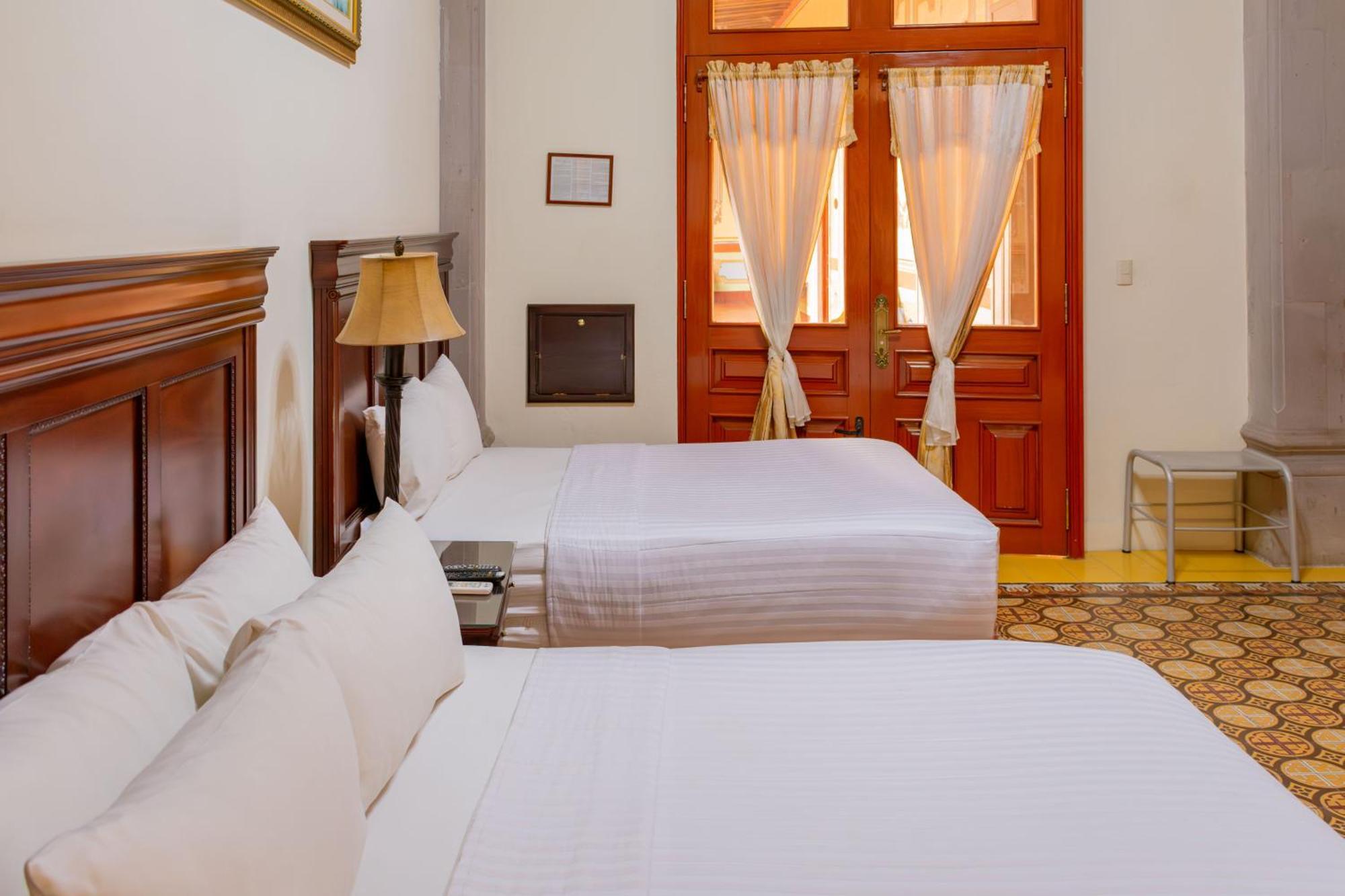 Hotel Casona Misiones Керетаро Экстерьер фото